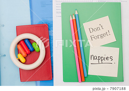 Reminder notes on parent's notebook 7907188