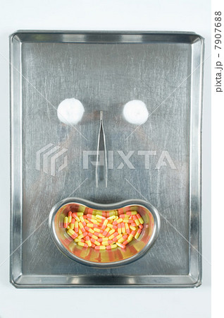Surgical equipment made into a face Surgical equipment made into a face 7907688