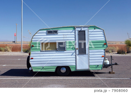 Stationary vintage caravan 7908060