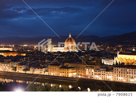 Night cityscape with Santa Maria del Fiore, Florence, Italy Night cityscape with Santa Maria del Fiore, Florence, Italy 7908615