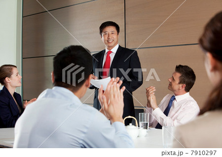 Multi racial business meeting 7910297