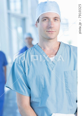 Portrait of surgeon 7910325