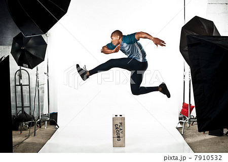 Athlete at photo shoot, jumping 7910532