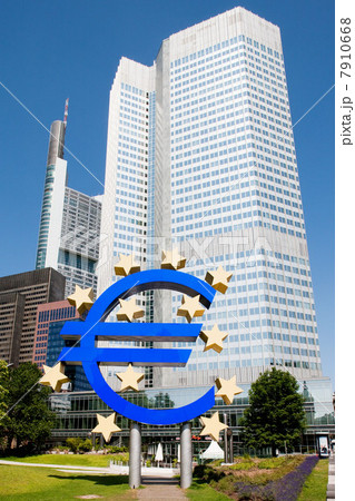 Euro sign outside European Central Bank, Frankfurt, Germany 7910668