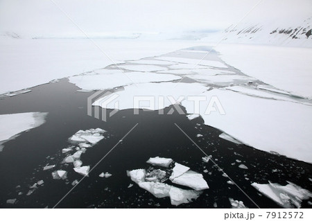 Ice floe, Svalbard Archipelago, Norway 7912572