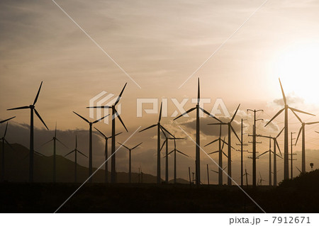Wind farm, Indian Wells, California, USA Wind farm, Indian Wells, California, USA 7912671