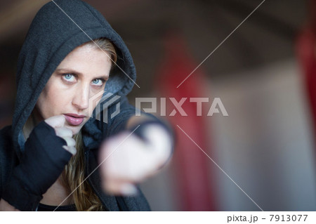 Boxer training in gym Boxer training in gym 7913077
