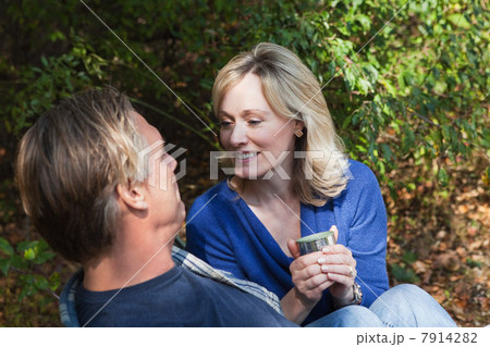 Mature couple outdoors 7914282