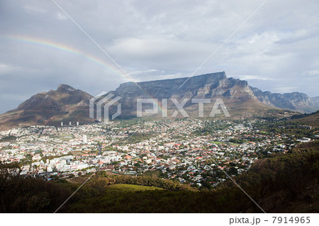 View across Cape Town to Table Mountain and Twelve Apostles mountain chain from Signal Hill, South Africa 7914965