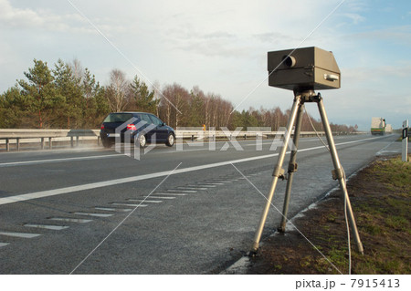 Speed limit enforcement on German motorway 7915413