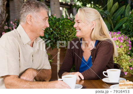 Mature couple having coffee 7916453