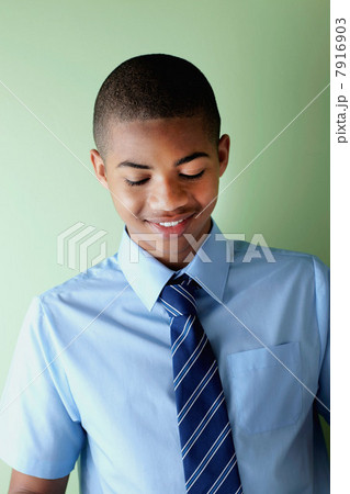 Schoolboy smiling 7916903