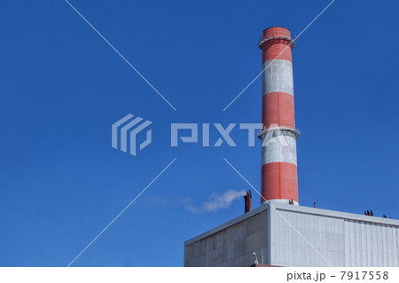 Smoke from refinery chimney, Port of Los Angeles, California, USA 7917558