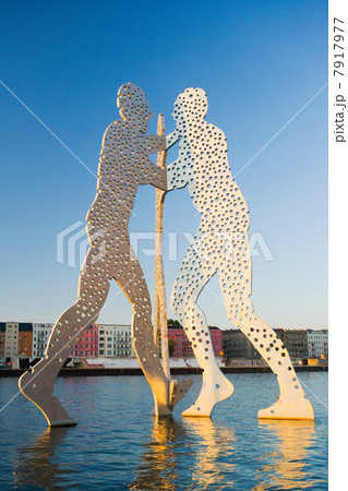 Molecule Man sculpture, Berlin, Germany 7917977