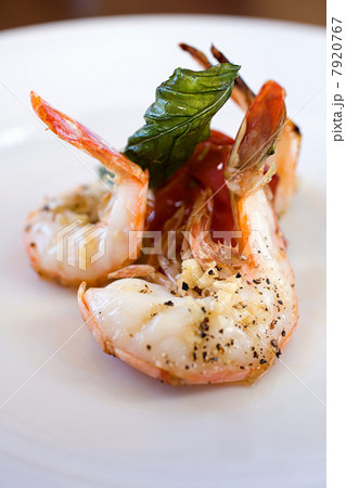 Shrimp with basil leaf Shrimp with basil leaf 7920767