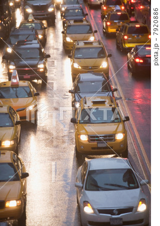 Taxicabs in New York City traffic, USA 7920886