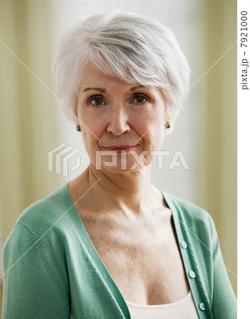 Portrait of senior woman Portrait of senior woman 7921000