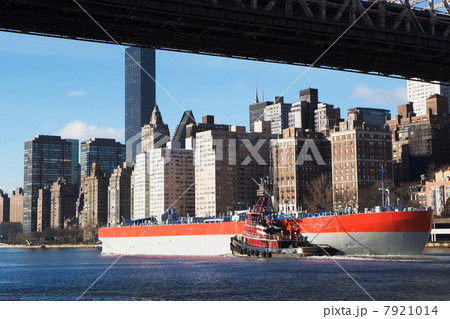 Barge under New York City bridge 7921014