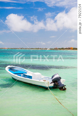 Motor boat on water in Akumal, Quintana Roo, Mexico 7922154