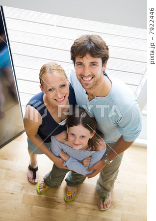 Portrait of young family 7922446