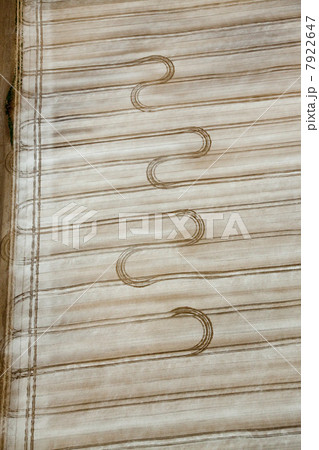 Wavy line patterns in field 7922647