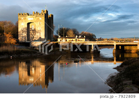 Bunratty castle, bunratty, county clare, ireland 7922809
