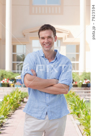 Casually dressed man 7923594