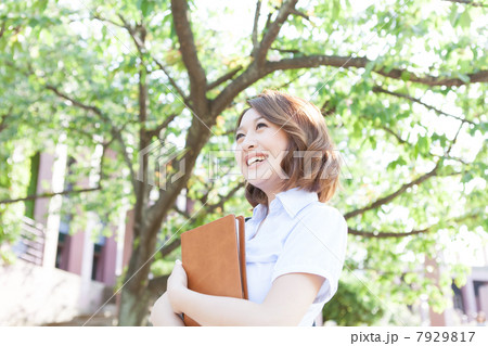 若い女性 若い女性 7929817