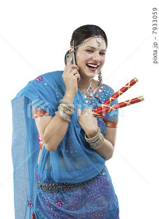 Gujarati woman talking on a mobile phone 7933059