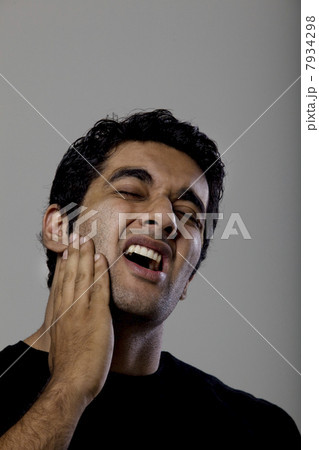 Man with a toothache Man with a toothache 7934298