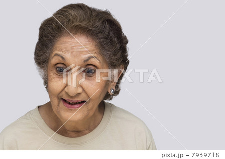Close-up of an old lady 7939718