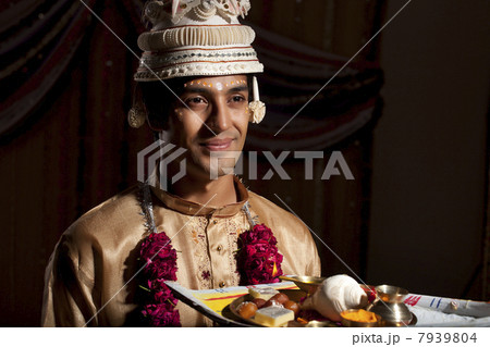 Portrait of Bengali groom 7939804