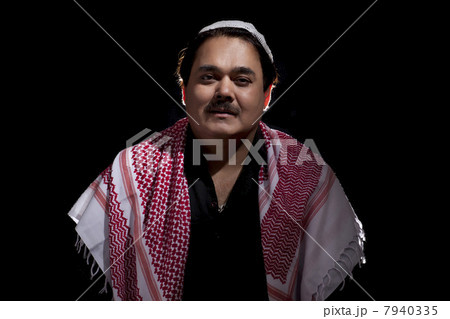 Portrait of an Islamic man 7940335