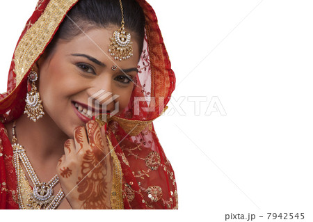 Portrait of a Gujarati bride 7942545