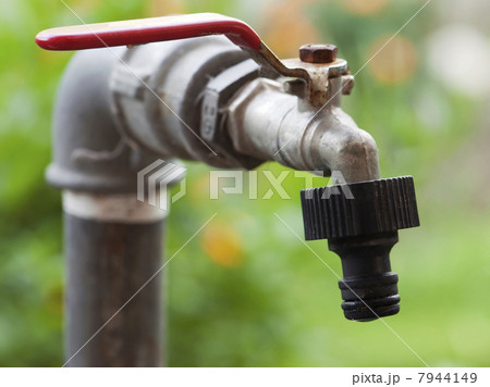 Rusty garden faucet Rusty garden faucet 7944149