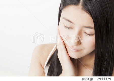 ストレートの黒髪の女性 ストレートの黒髪の女性 7944479