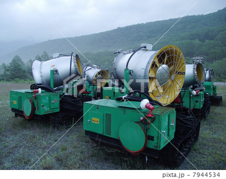 冬の出番を待っています 7944534