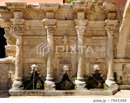 Old venetian fountain in city of Rethymno, Crete, Greece 7945406