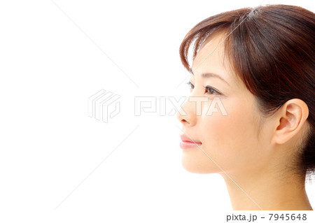 女性 横顔 [5671089]の写真素材 - アフロ