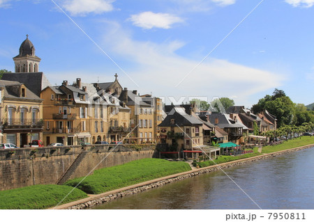 モンティニャック村　ドルドーニュ　フランス　 7950811