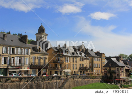 モンティニャック村　ドルドーニュ　フランス　 7950812