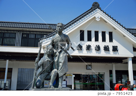 JR会津若松駅前の白虎隊の像 7951425