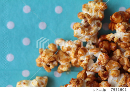 カリカリ美味しいキャラメルポップコーン 7951601