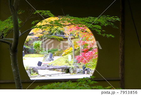 円通院の丸窓（宮城県松島町） 7953856