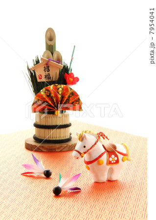 午・立馬と門松B縦01 7954041