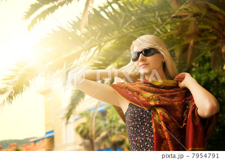 Beautiful young woman outdoors 7954791