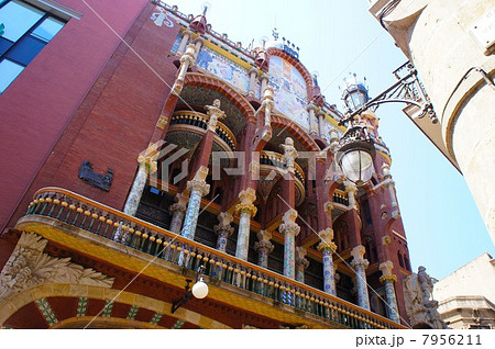 カタルーニャ音楽堂、カタルーニャ、スペイン、バルセロナ、ヨーロッパ、ガウディ、建物、風景、ランプ、建築物、青空 7956211