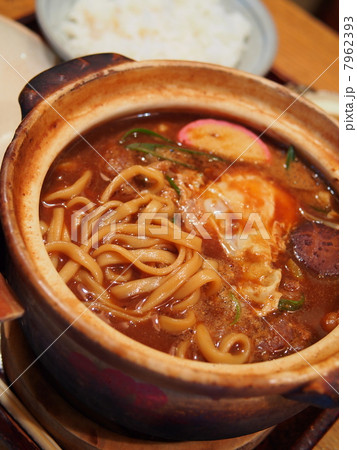 名古屋名物 「味噌煮込うどん」 7962393