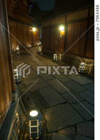 東山花灯路　石塀小路 7963488