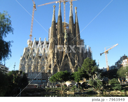 バルセロナのサグラダファミリア 7963949
